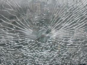手把手教你玻璃破損與自爆的區別