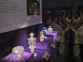 歐洲玻璃藝術珍品亮相武漢