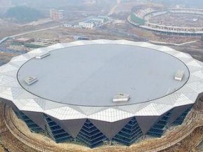 邵陽市體育館玻璃幕墻已完工6成