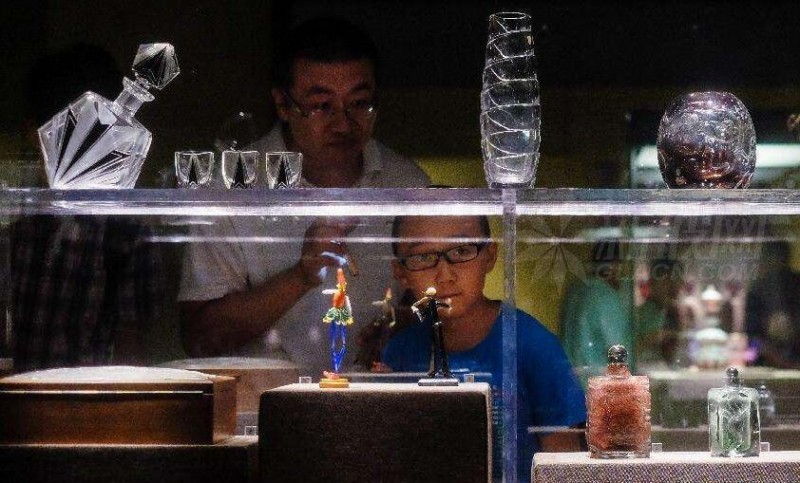 211件歐洲玻璃藝術品在河南博物館展出