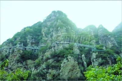 華北最長高空玻璃棧道520開放試運營