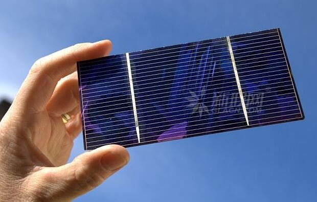 曬曬太陽 眼鏡就能為手機充電
