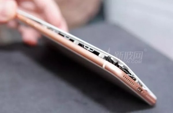 玻璃后蓋是導致蘋果8開裂的原因？