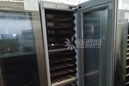 海爾冷鏈裝配了樂克真空玻璃