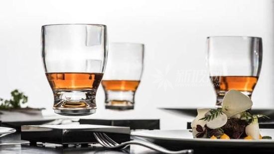 磁懸浮技術(shù)玻璃杯 玻璃中的“不倒翁”