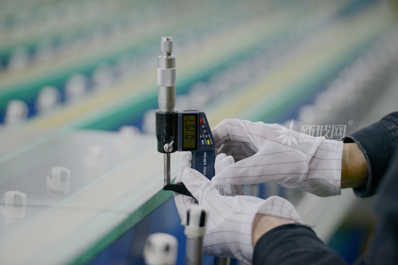 南玻光電生產線點火成功 加速搶占0.2毫米超薄玻璃高端市場