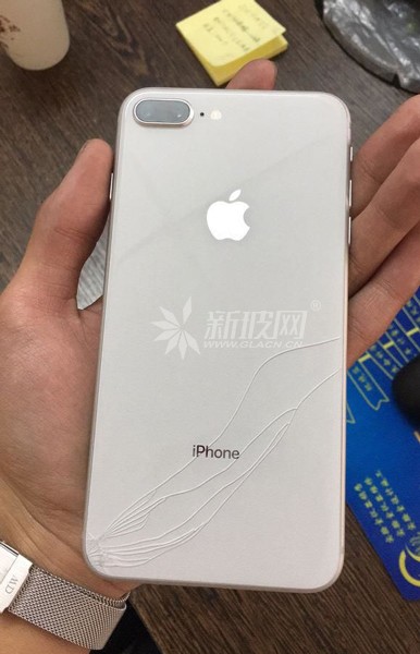 華強北20元搞定天價iPhone8玻璃后蓋