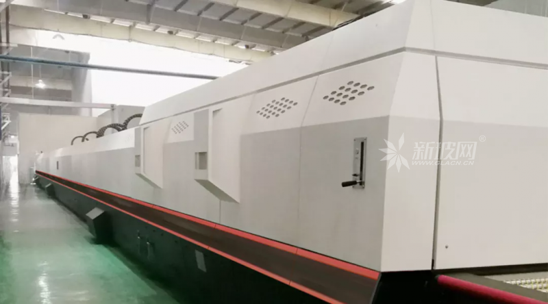北玻股份2.5mm玻璃鋼化連續爐成功投產！
