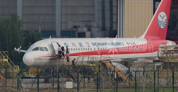 飛機風擋玻璃雖小制造難度卻大 涵蓋玻璃原片和深加工的高精尖技術