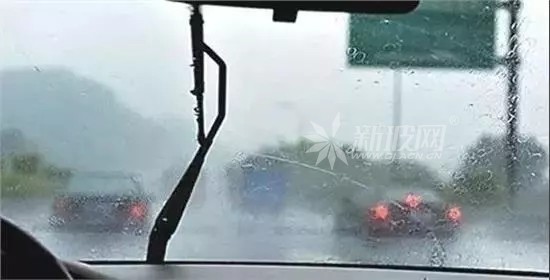 如何防止汽車玻璃起霧？
