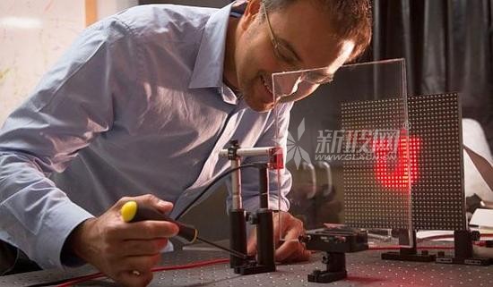 猶他大學研發無透鏡攝像頭 普通玻璃用作透鏡
