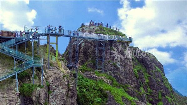 最高峰海拔達1417米的玻璃天梯建成 為廣東第八高峰