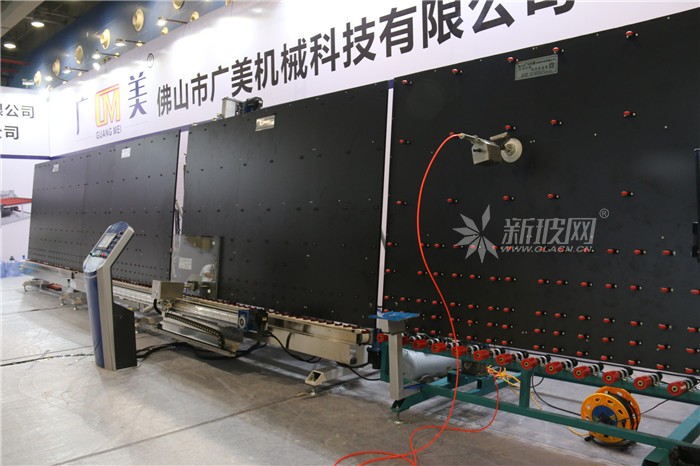 廣美科技全自動中空玻璃打膠機展示創新的力量