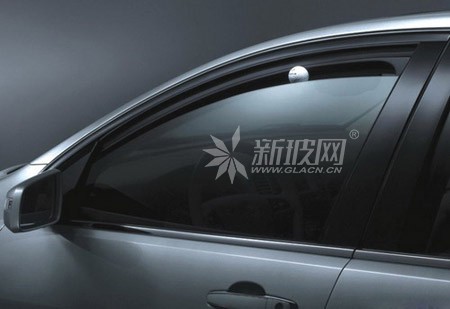 汽車車窗玻璃污漬清理能有效降低開窗故障