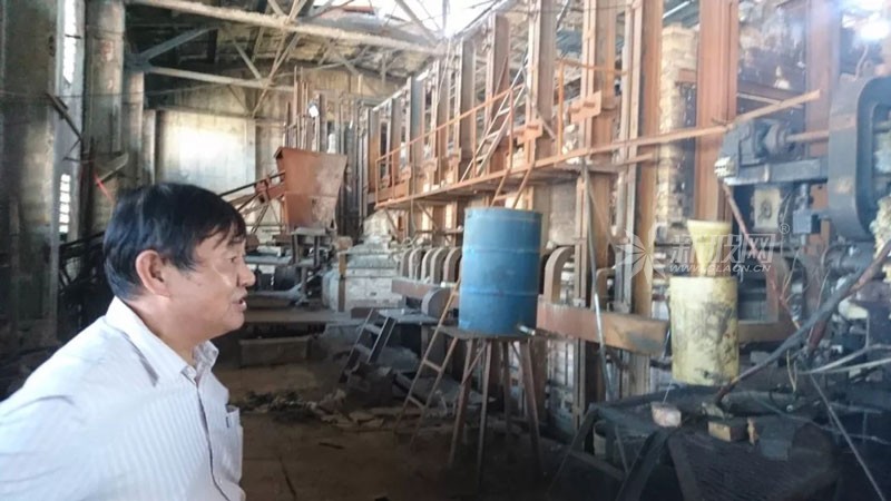 裕華玻璃被追繳十年社保后 廠主“吃泡面”獨守工廠