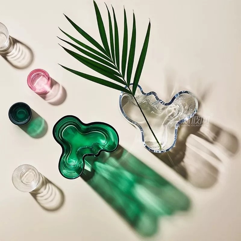 浪漫的的傳奇湖泊玻璃花瓶