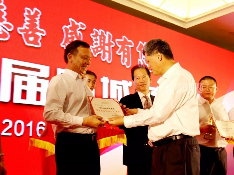 信義玻璃李賢義：推賢樂善，秉信執義