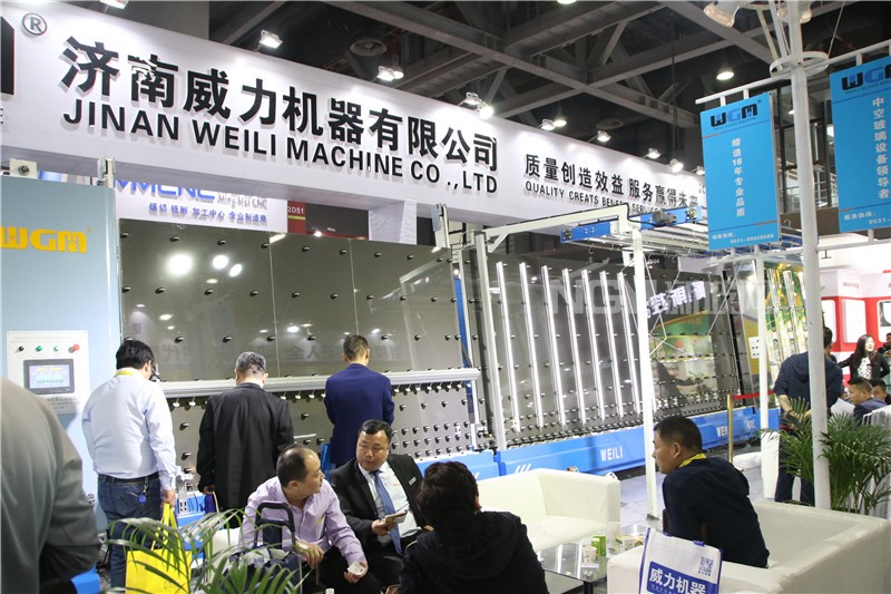 威力機器全自動中空線亮相鋁門窗幕墻展