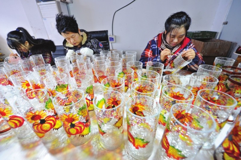 中陜玻璃針對歐美市場生產彩繪玻璃