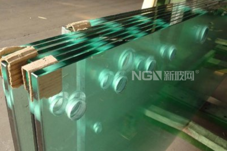 玻璃供需矛盾加劇 價格承壓下行