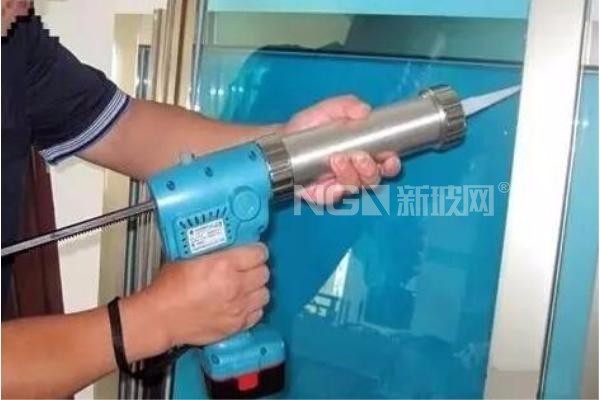 使用硅酮中空玻璃密封膠有何益處？