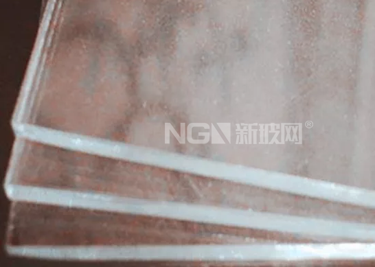 浮法玻璃中鋁硅質(zhì)缺陷的產(chǎn)生及處理措施