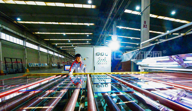 洛陽玻璃深加工裝備制造企業(yè) 勇當(dāng)行業(yè)龍頭
