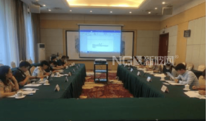 光伏行業標準《太陽能光伏用自潔凈玻璃》順利通過審查