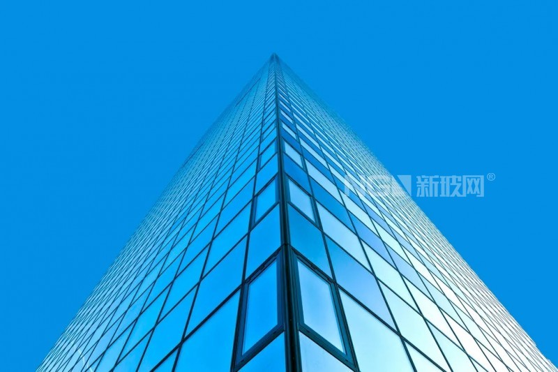 透明太陽能玻璃電池能效創新高 大樓靠玻璃窗發電或成現實