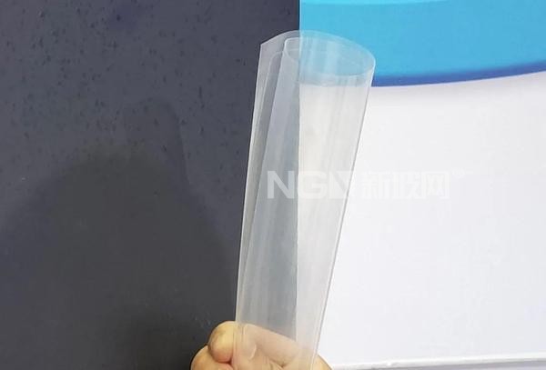 連續20萬次彎折不破損，30微米柔性超薄玻璃問世