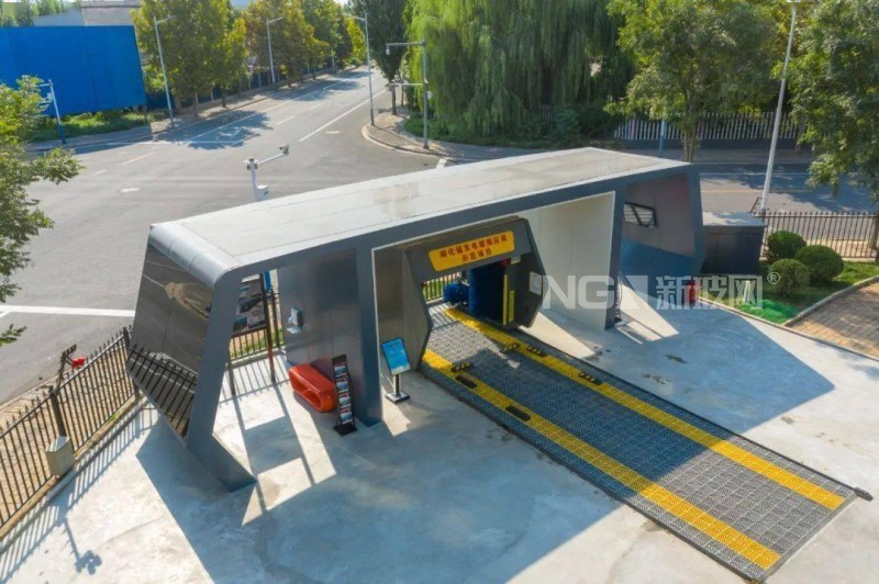 全國首臺碲化鎘薄膜發電玻璃洗車機在邯鄲經開區投用
