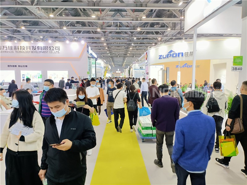 廣州鋁門窗展看防火玻璃行業(yè)三大趨勢：高端、系統(tǒng)化、A類