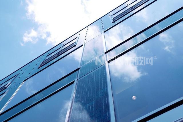產能未落地已有長單上門 德力股份與隆基股份簽署55億光伏玻璃合同
