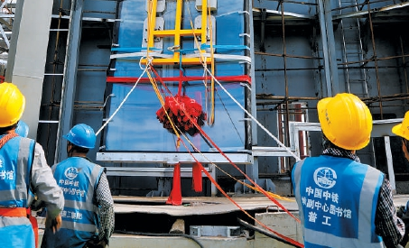 276塊超大玻璃建造“透明書苑”