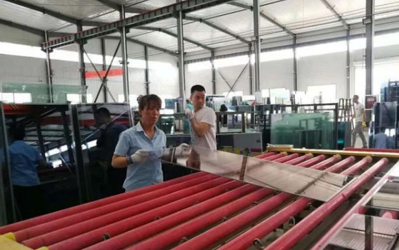 興平市形成以裝備制造、新材料、玻璃深加工為主的產業聚集高地