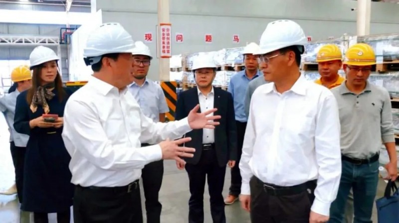 中國工程院院士、凱盛科技集團董事長彭壽一行到臺玻考察調研