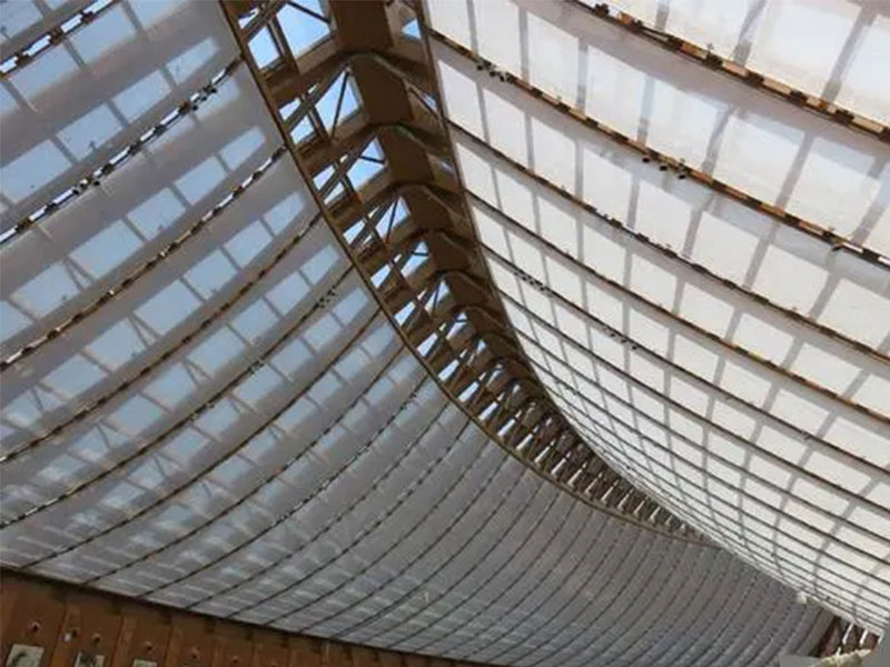 綠色建筑減碳潛力巨大 金晶科技光伏/光熱玻璃助力建筑節能
