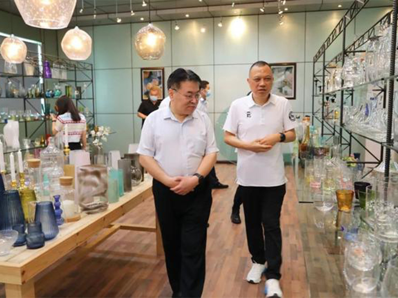 解更生調研指導宏偉玻璃公司