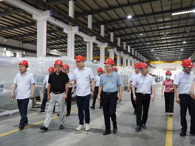 安徽玻璃協(xié)會(huì)赴廣東考察前沿裝備技術(shù)