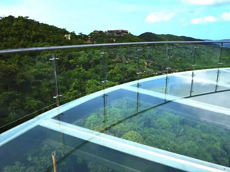 文化和旅游部要求做好玻璃棧道等項(xiàng)目的安全管理