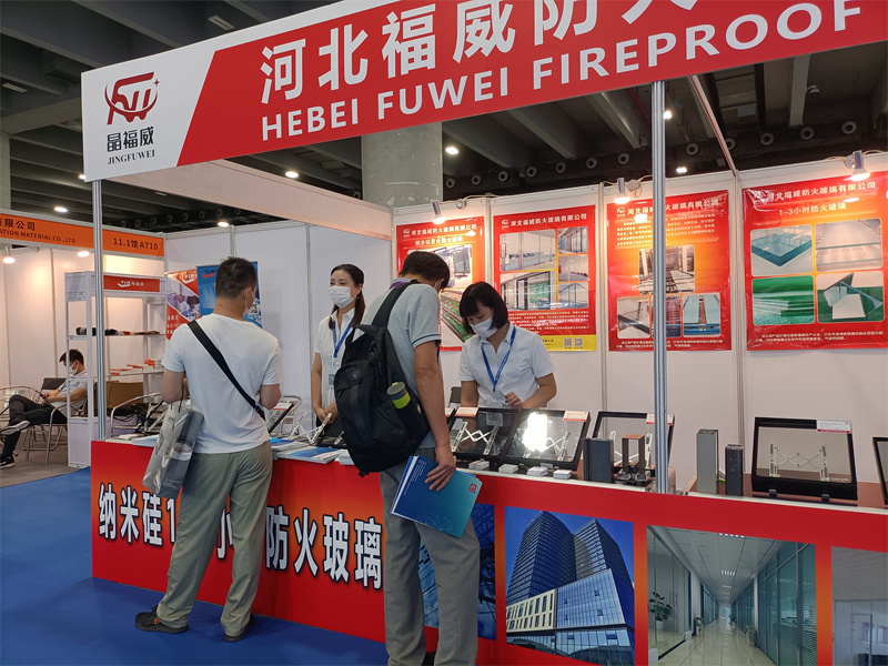 福威攜多款防火玻璃產品亮相廣州玻璃展