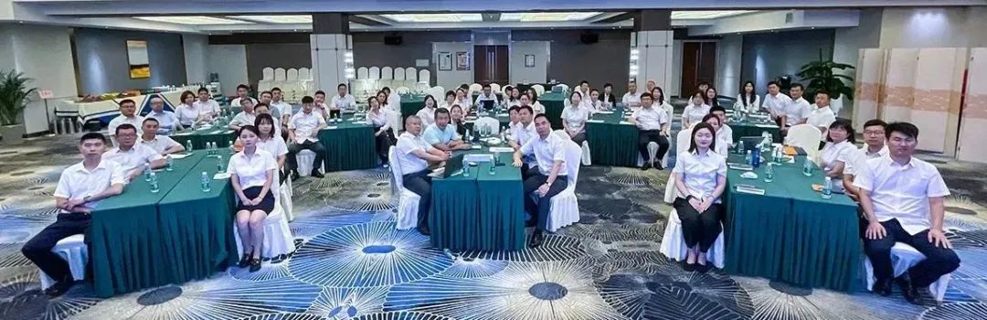 北玻召開(kāi)玻璃深加工事業(yè)部營(yíng)銷培訓(xùn)會(huì)議