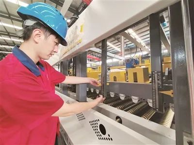 “洛陽造”玻璃鋼化爐產銷兩旺