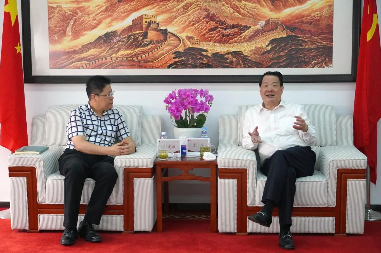 中非泰達(dá)訪問中玻控股探討合作