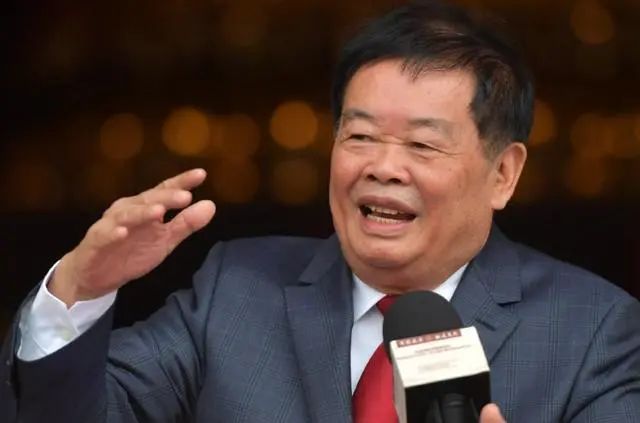 曹德旺“預言成真”？我國二三十層電梯房，或將面臨同一個結局？