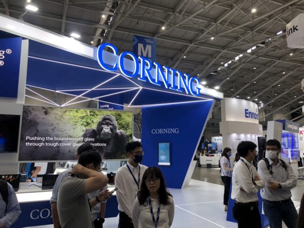 康寧宣布與友達合作，升級玻璃技術搶攻大尺寸曲面車載顯示