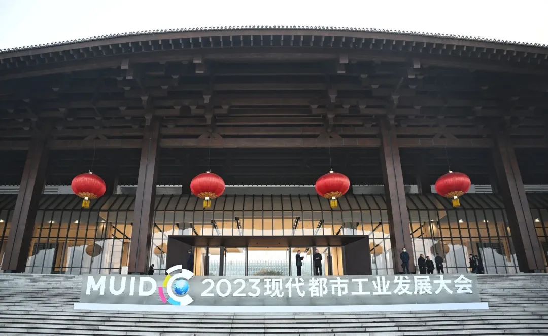 投資5億元！華玻視訊電子蓋板玻璃生產(chǎn)基地項目落地都江堰