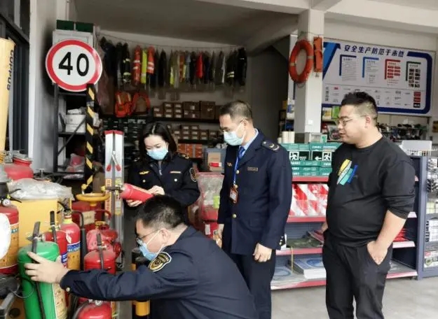 廣西北海市鐵山港區市場監管局開展滅火器、防火玻璃產品質量安全專項監督檢查