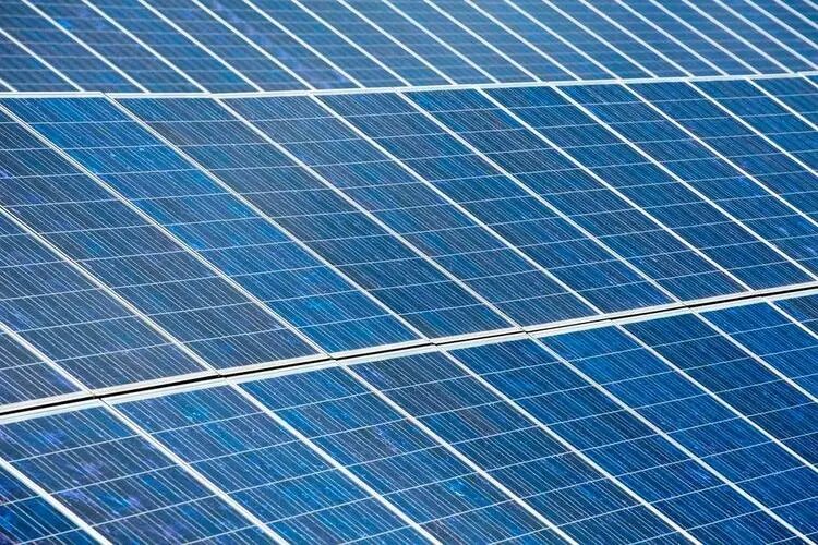 光伏玻璃：價(jià)格下滑，6 月排產(chǎn)或低于 50GW